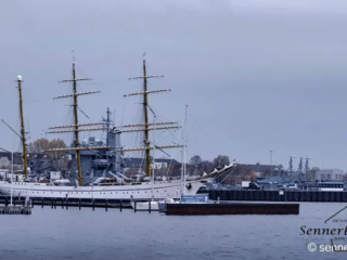 Segelschulschiff Gorch Fock am Liegeplatz in Kiel