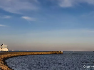 Auf der Mole beim Fährhafen Puttgarden