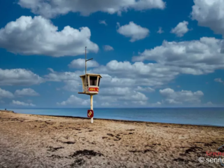 DLRG Turm am Strand bei Dahme