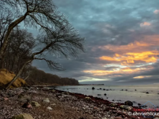 Die Sonne scheint durch die Wolken beim Katharinenhof